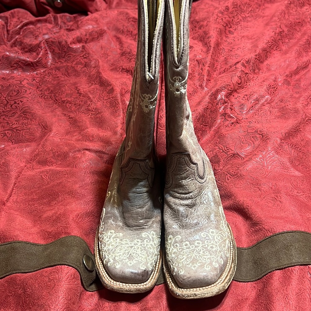 Super cute cowgirl boots